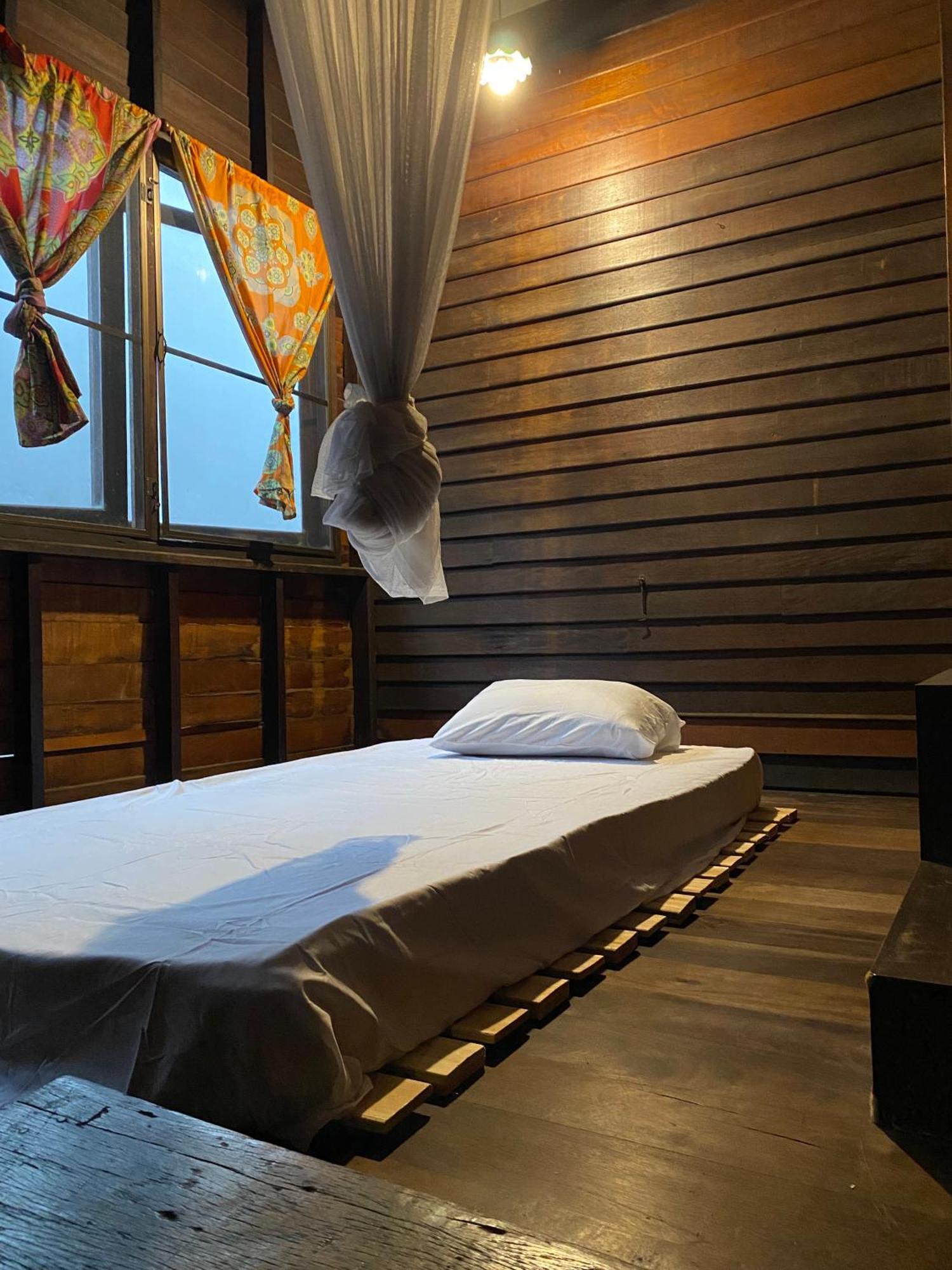 Chest'S Place Bangkok Luaran gambar