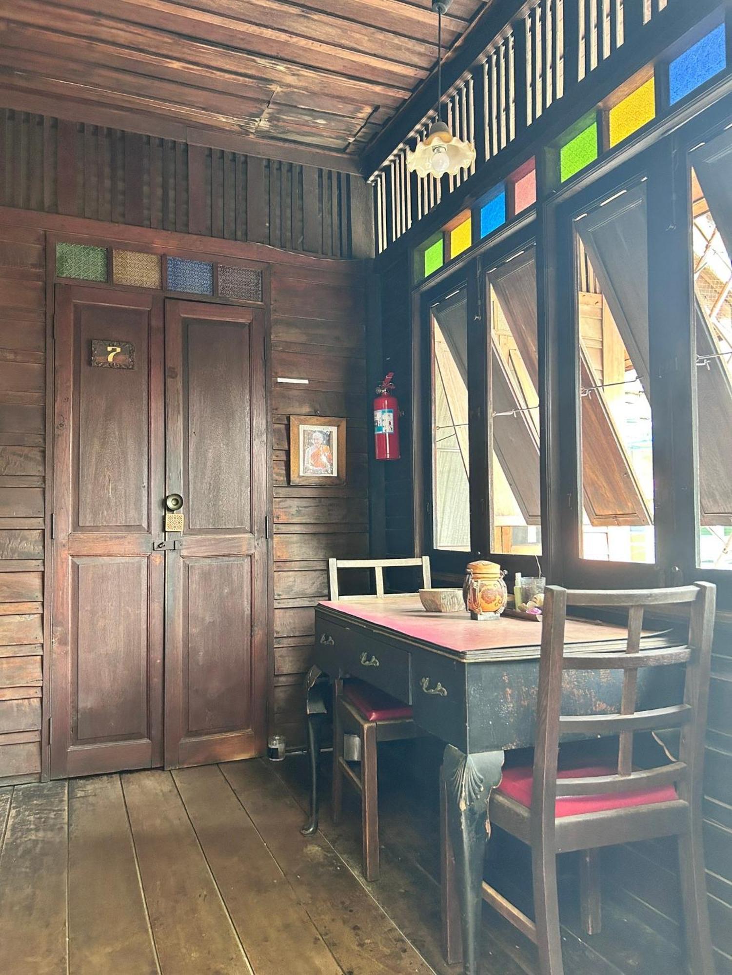 Chest'S Place Bangkok Luaran gambar